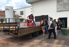 Moto Clube doa mais de 2 mil litros de leite para a Santa Casa