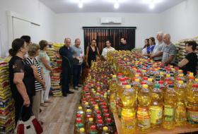 Show de aniversário arrecada 14 toneladas de alimentos